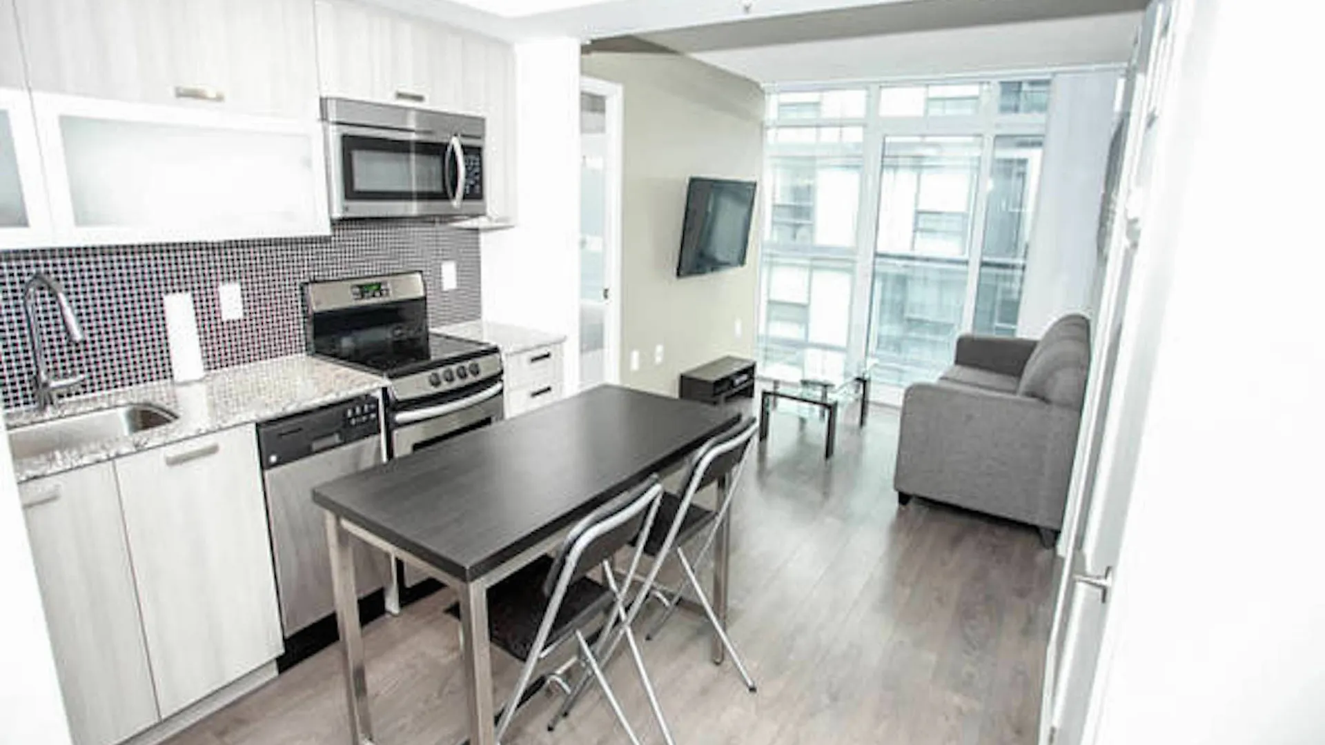 *** Hotel Pinnacle Suites - Two Bed And Bath Condo Canada
